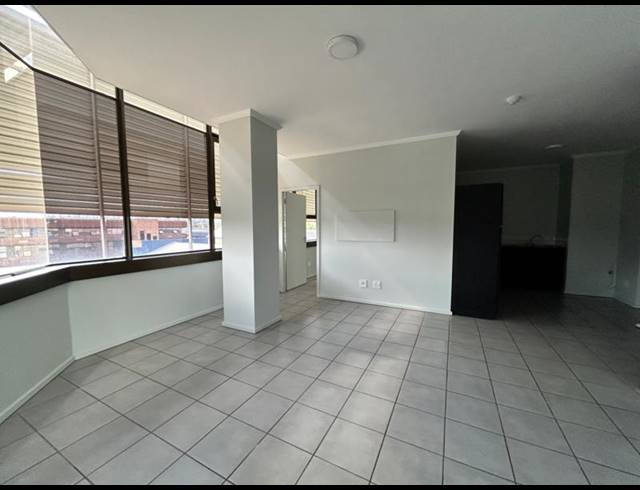 2 BEDROOM PROPERTY TO RENT IN FLORIDA